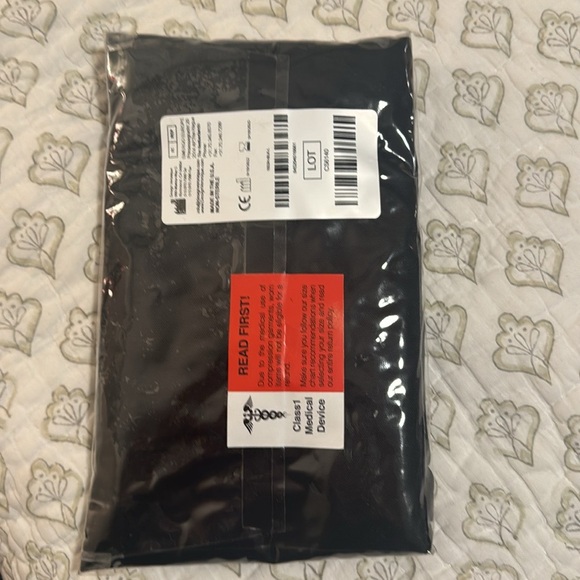 Design Veronique Style 1653H
Non-Zippered High-Back Body Girdle L - Picture 4 of 10